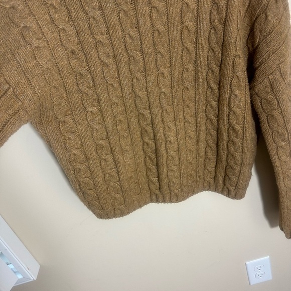 Abercrombie and Fitch A&F Cable Wedge Turtleneck bown sweater size small - Picture 4 of 6